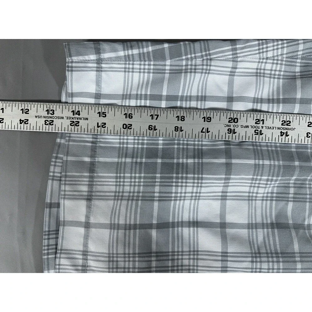 NIKE GOLF shorts 32 Medium DRI FIT Grey Gray white PLAID CHECK SWOOSH Pockets